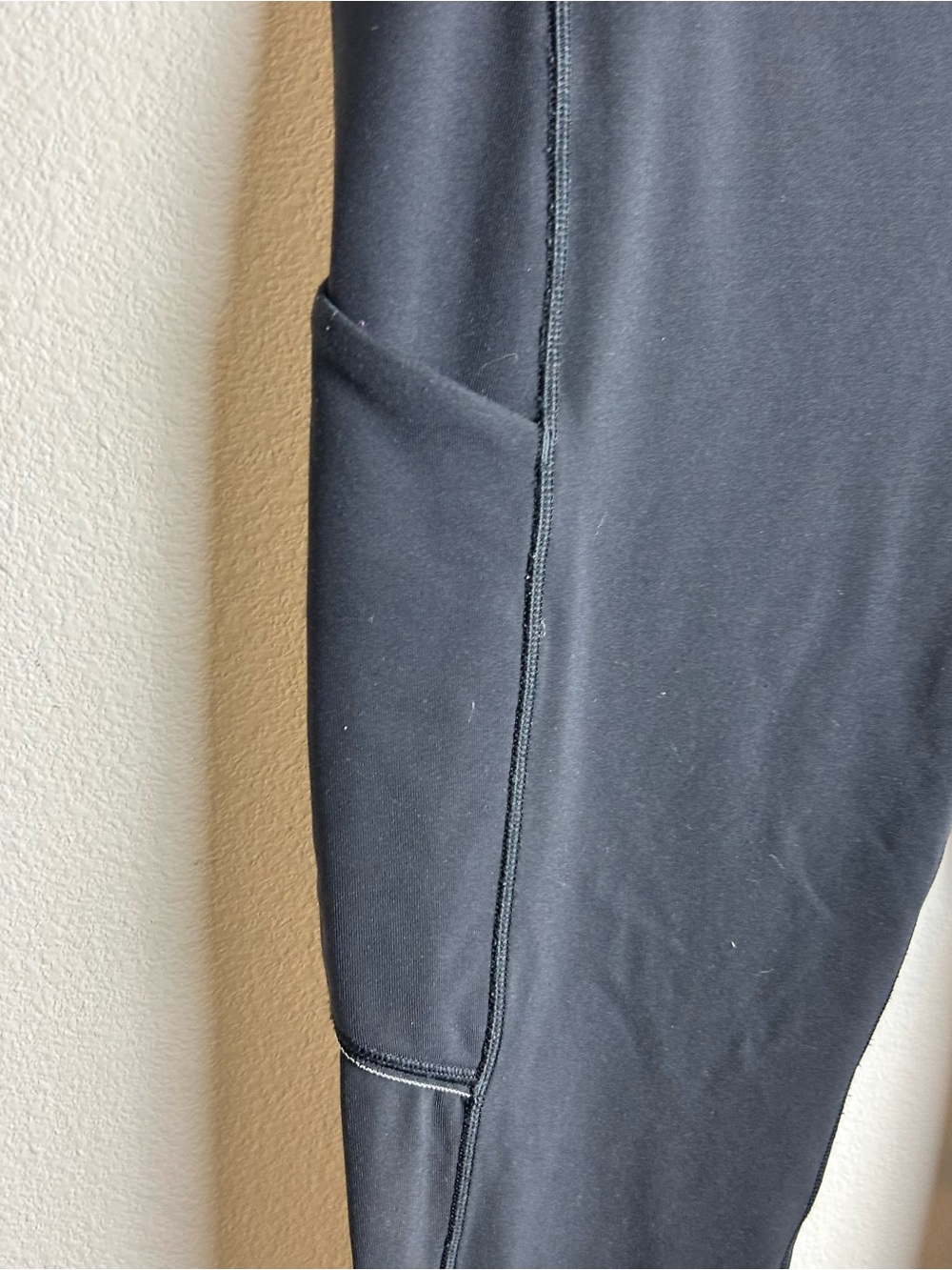 Speed Up Tight Full-on Luxtreme 28" | Reflective Detail | Lululemon | Sz 6 - Picture 4 of 10